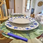 1 Plaza Mayor-prior 5-at By Victoria *